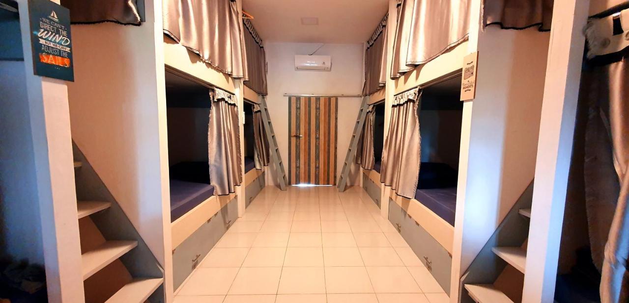 Tiny Room Hostel Toyapakeh ภายนอก รูปภาพ